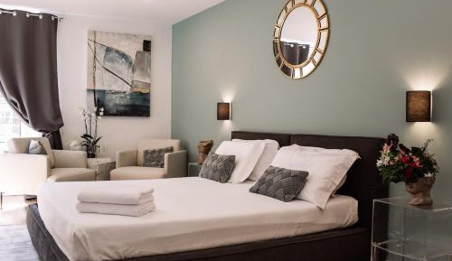 Deluxe Suite