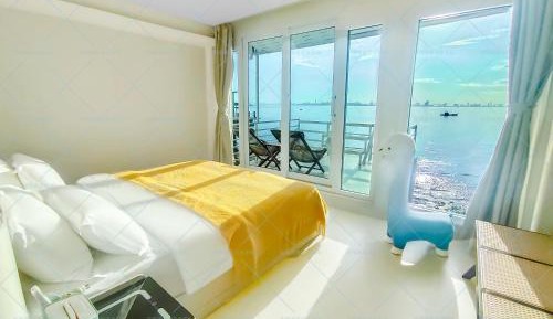 Deluxe Double Room with Balcony and Sea View