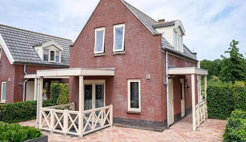 Three-Bedroom Holiday Home 