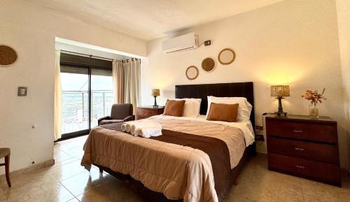 Suite with Lake View