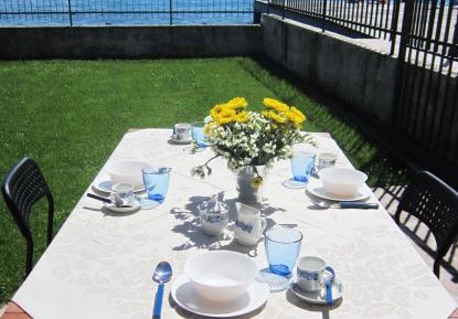 Apartment with Lake View