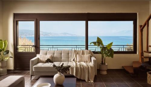 Three-Bedroom Deluxe Apartment