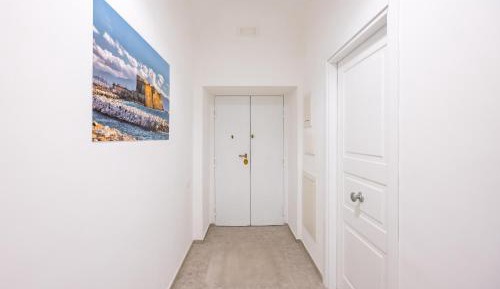 One-Bedroom Apartment with Balcony