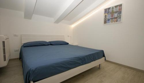 Three-Bedroom Apartment with Balcony