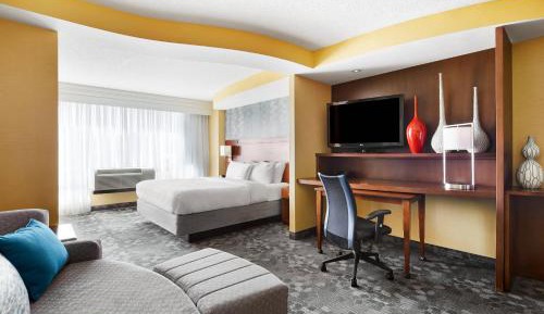 King Studio Suite with Sofa Bed