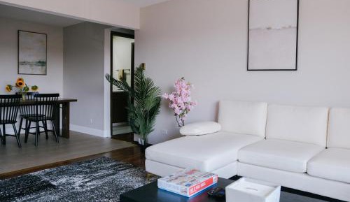 One-Bedroom Apartment with Balcony