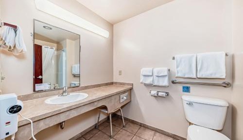 Queen Room - Disability Access/Non-Smoking