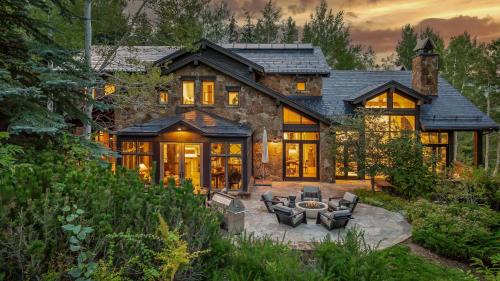 Four-Bedroom Holiday Home