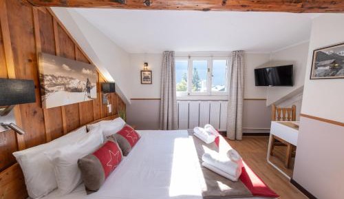 Double Room with Mountain View
