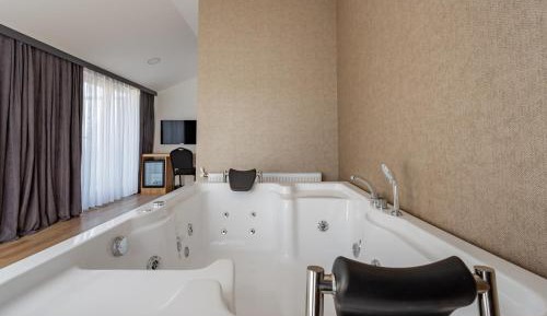 Double Room with Spa Bath