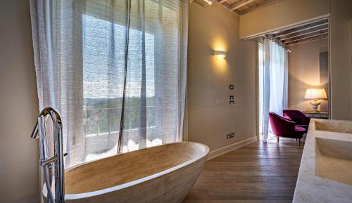 6-Bedroom Independent Villa Portion