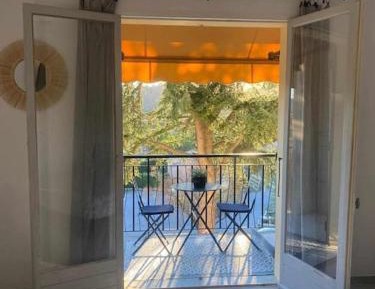 Studio with Balcony