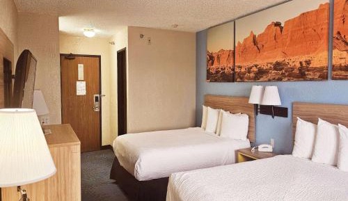 Queen Room with Two Queen Beds - Non-Smoking