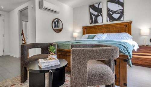 Studio Apartment with King Bed