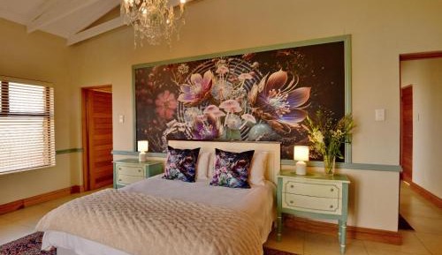 Villa with Garden View