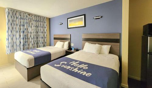 Studio with Two Queen Beds - Non-Smoking