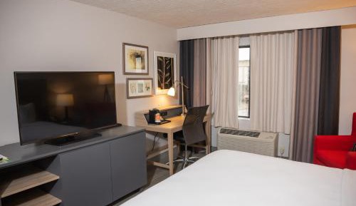 One-Bedroom Suite with Two Queen Beds - Non-Smoking