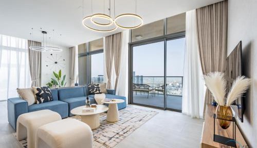 Four-Bedroom Penthouse Apartment