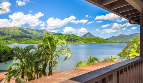 One-Bedroom Suite with Bay View
