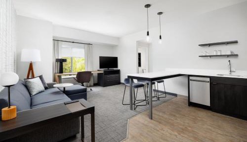 One-Bedroom King Suite with Sofa Bed 