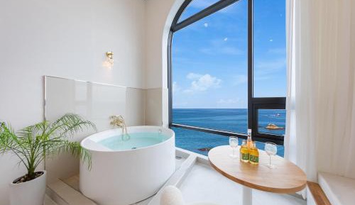 Double Room with Sea View 3