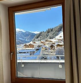 Suite with Mountain View