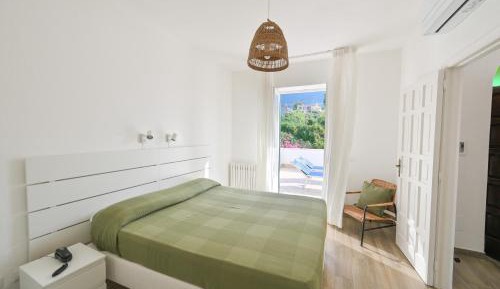 One-Bedroom Apartment with Terrace and Sea View