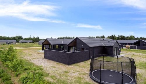 Nine-Bedroom Holiday Home