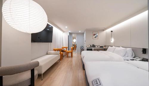 Twin Room with City View