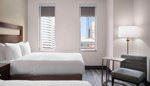 Queen Studio Suite with City View - Non-Smoking
