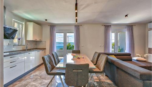 Three-Bedroom Holiday Home 