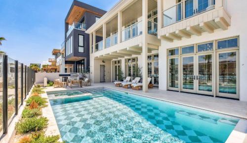 Seven-Bedroom House