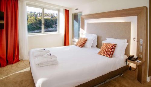 Suite with Double Bed and Double Sofa