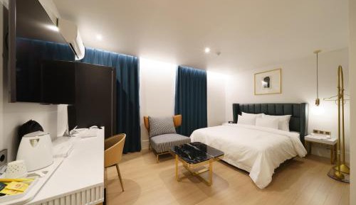 Deluxe Double Room with Bath