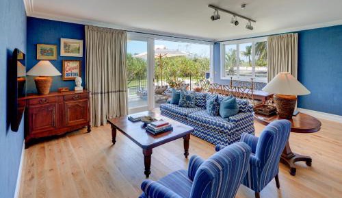 Suite with Pool View