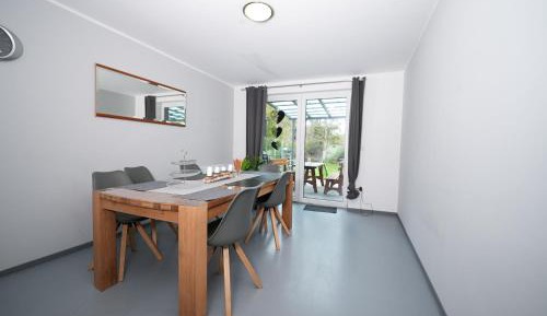 Apartment with Garden View