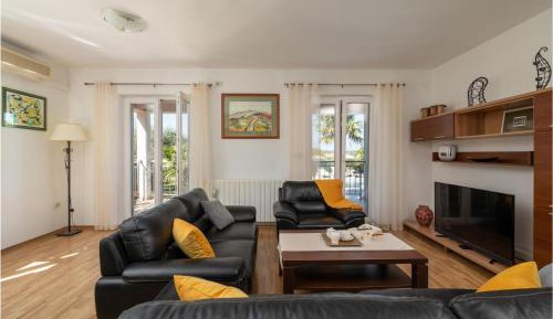 Three-Bedroom Vacation Home 