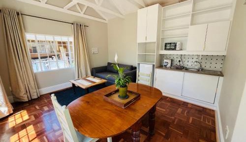Deluxe Queen Suite
