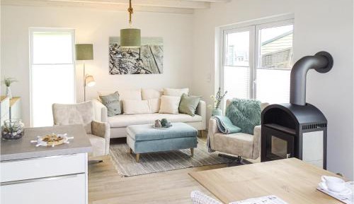 Three-Bedroom Holiday Home 
