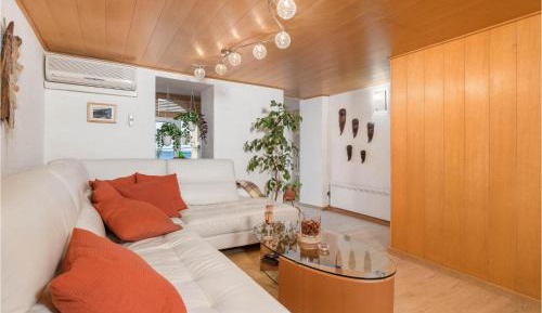 Three-Bedroom Vacation Home 