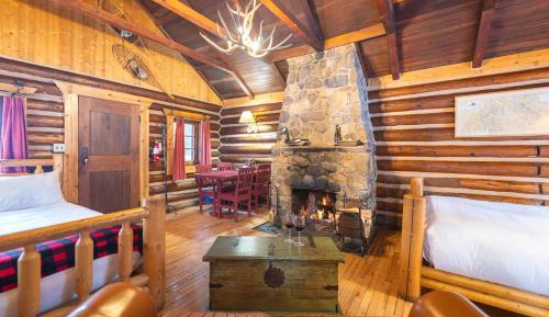 Family Room with Mountain View