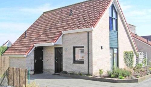 Three-Bedroom Holiday Home 