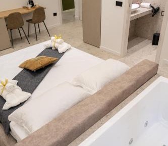 Queen Room with Spa Bath