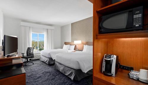 Queen Room with Two Queen Beds and Adapted Tub - Mobility and Hearing Accessible