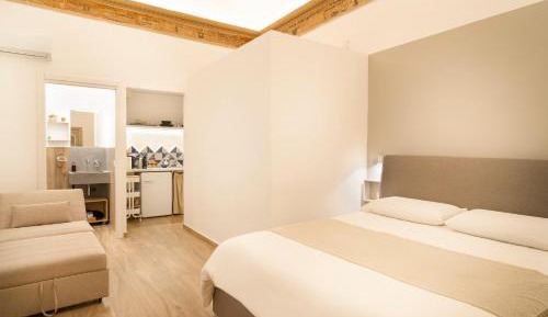 One-Bedroom Apartment with View