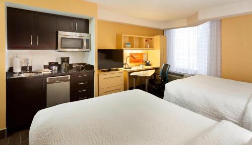 Studio with Two Queen Beds