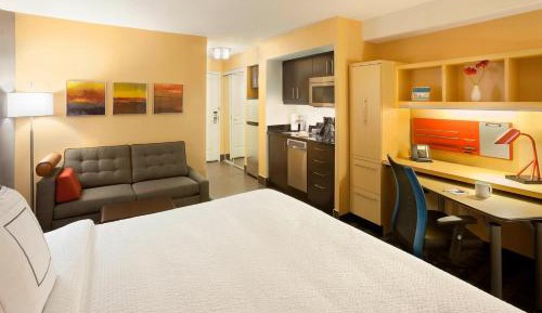 King Studio with Sofa Bed