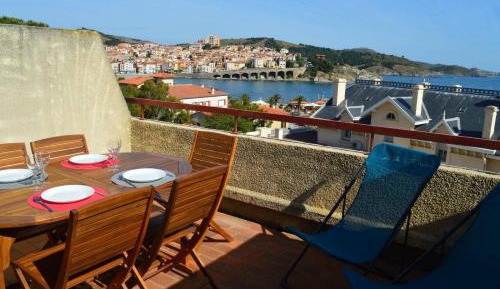 One-Bedroom Apartment with Sea View