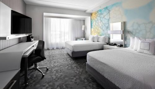 Queen Room with Two Queen Beds - Hearing Accessible