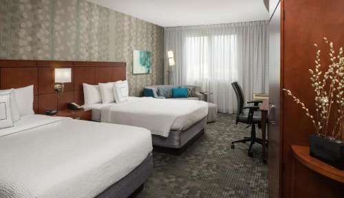 Queen Room with Two Queen Beds with Balcony